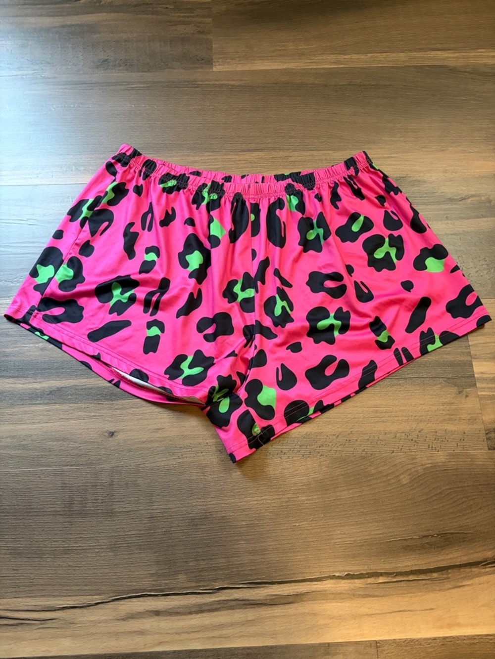 High-Waist Women’s Shorts - Hot Pink Leopard Print Size 2XL